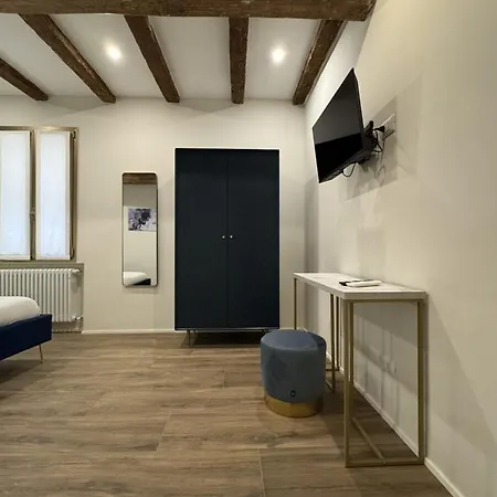 Housmart Emilia 15 Апартаменты