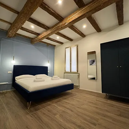 Housmart Emilia 15 *