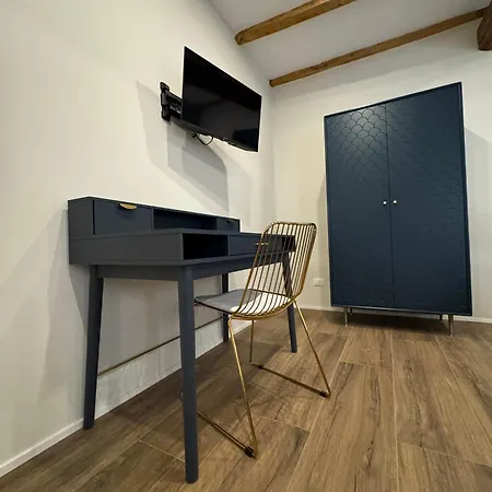 Housmart Emilia 15 Apartment