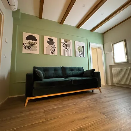 Housmart Emilia 15 דירה *