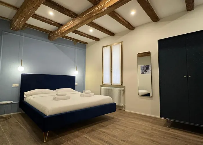 Housmart Emilia 15 *